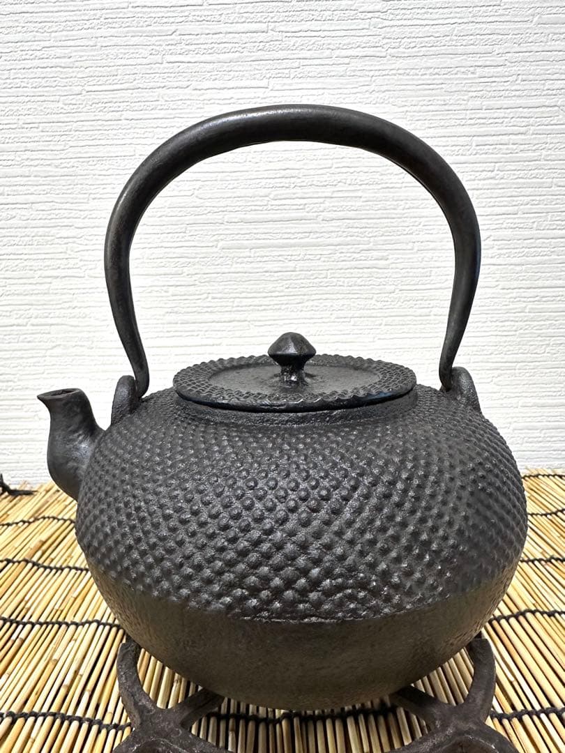 未使用品コンディション　南部釜師造　天明形１２型アラレ 鉄瓶 南部鉄瓶 南部鉄器
