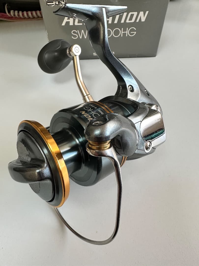 SHIMANO スピニングリール　アセレーションSW8000HG