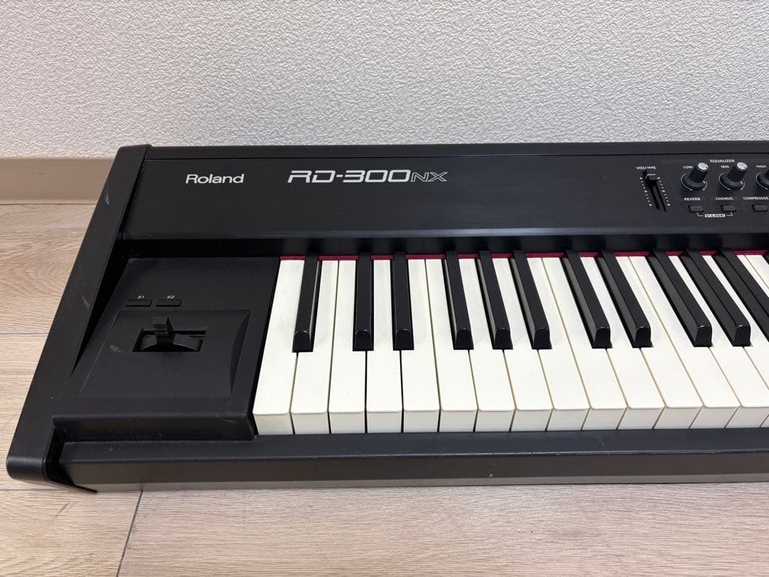 ローランド シンセサイザー RD-300NX GATOR CASES 付き