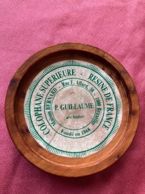 ギョーム　松脂　希少木箱　　新品の松脂付属