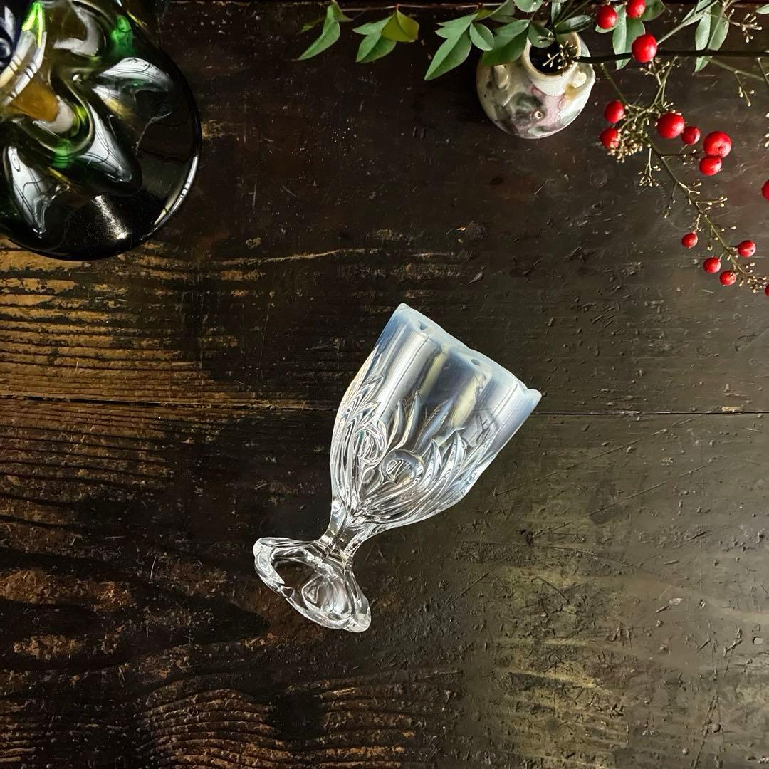 骨董　レトロ　乳白色暈し　ハートプレス紋　チューリップ型　パフェグラス　氷コップ