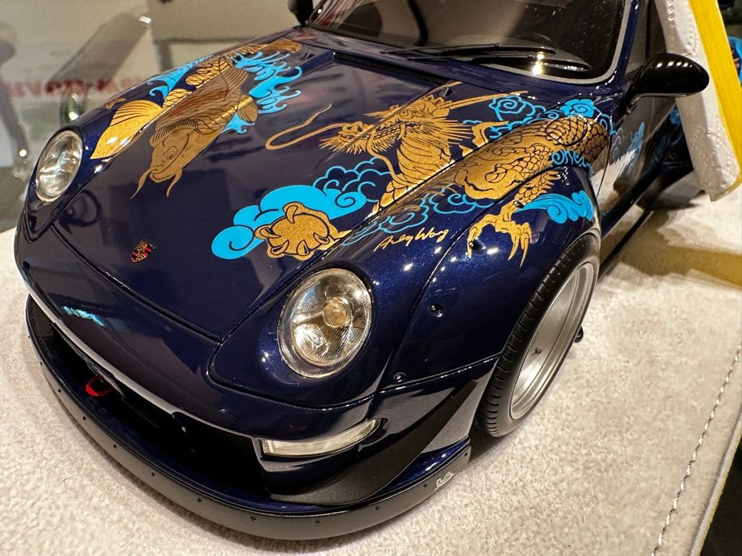 Fuelme RWB993 ドラゴンデザイン ミニカー