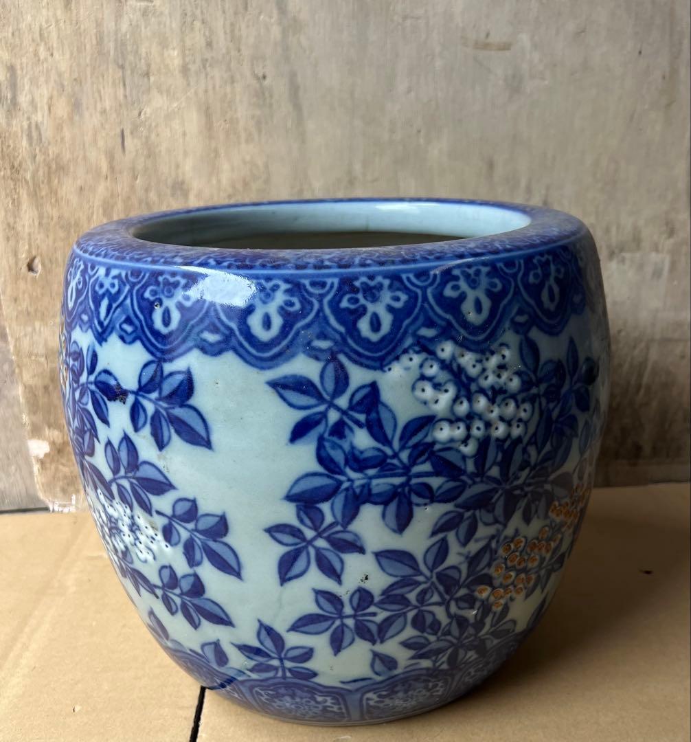 青白花柄陶器火鉢