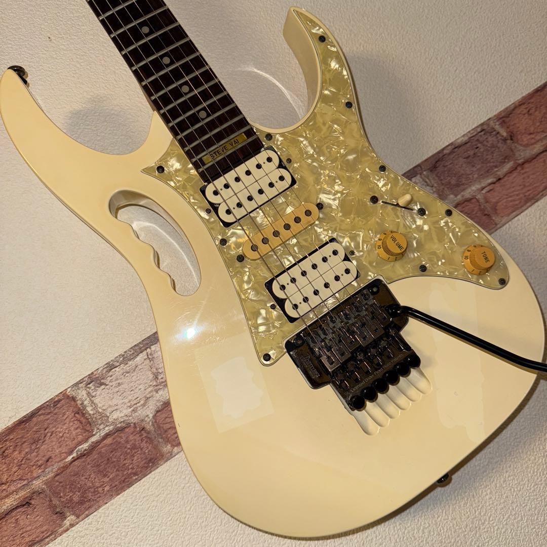 Ibanez JEM555 White Steve Vai シグネチャーモデル