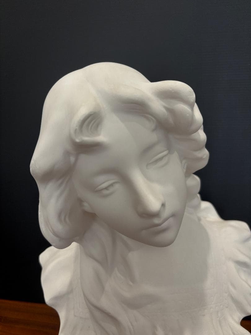 石膏像 スズランの少女 約38cm