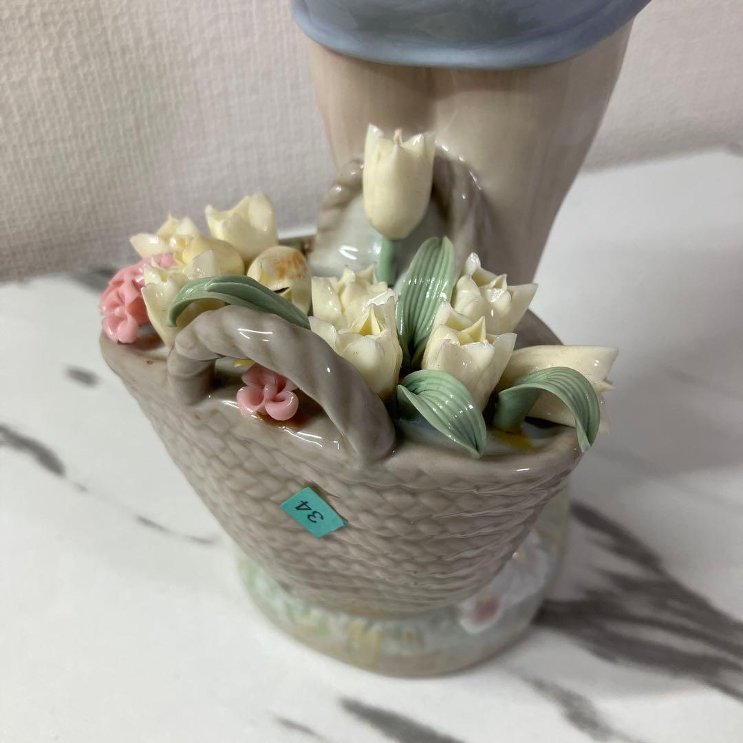 LLADRO リヤドロ 1284 花を持つ少女 フィギュリン 箱付