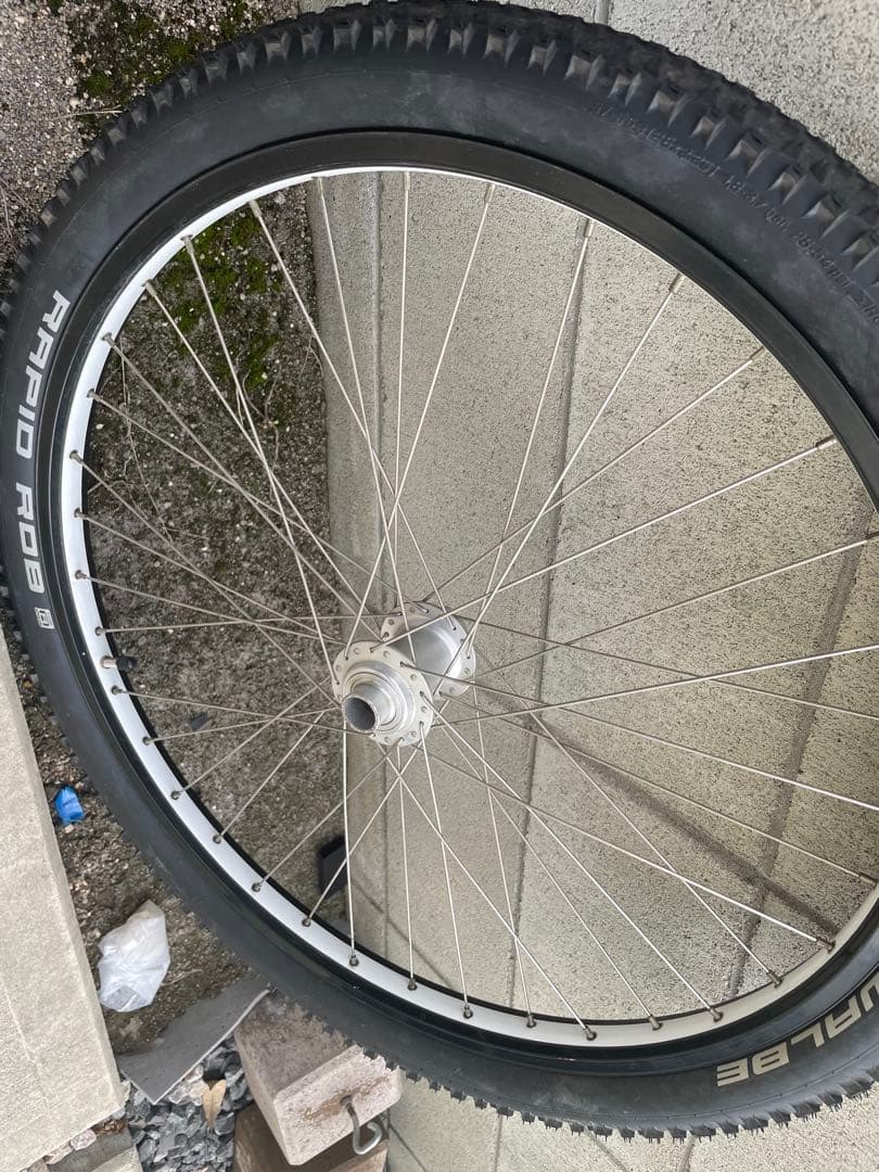 売切値下げ　MTB 26インチ　ホイールタイヤセット　ARAYA