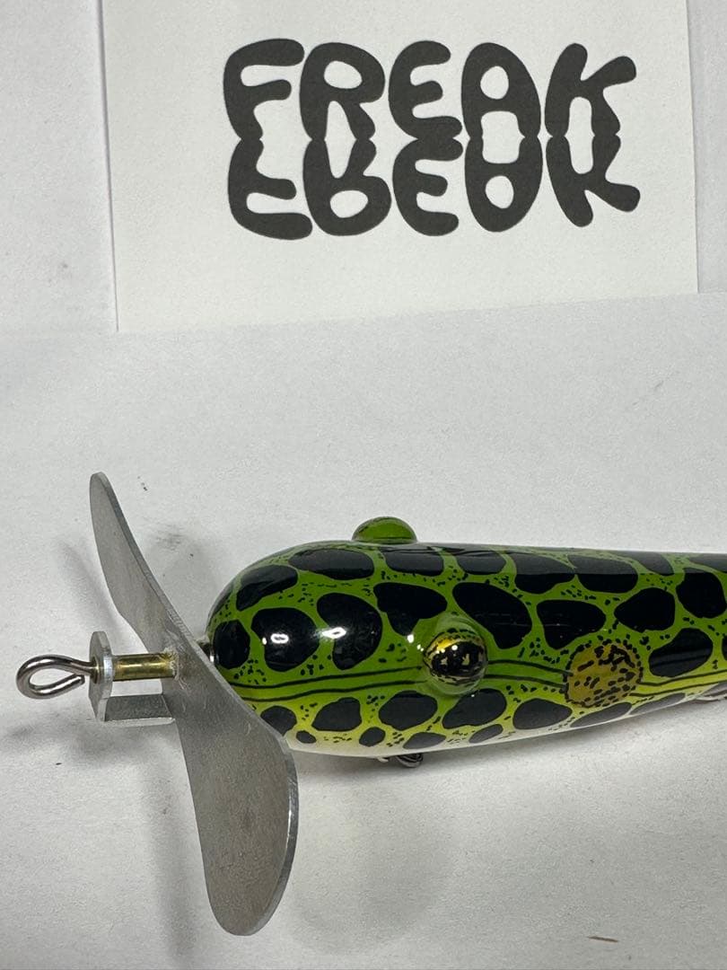 freak freak トップウォータールアー グリーン・ブラック