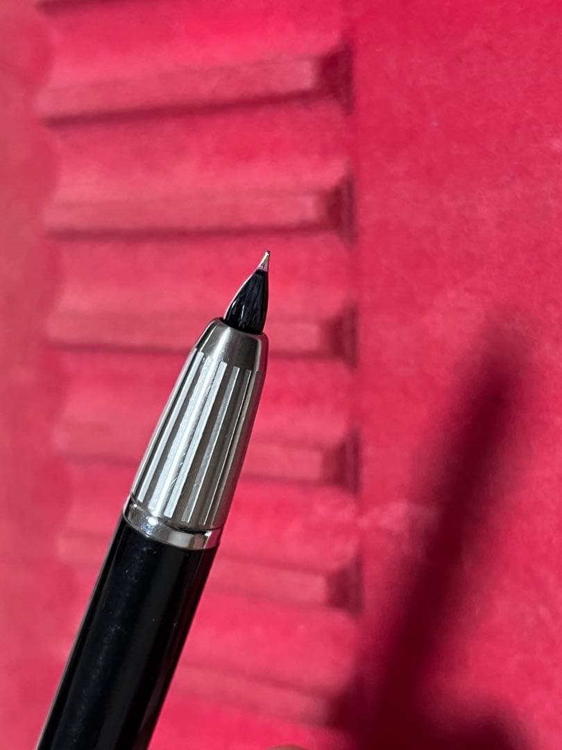 pilot キャップレス 白蝕刻 F