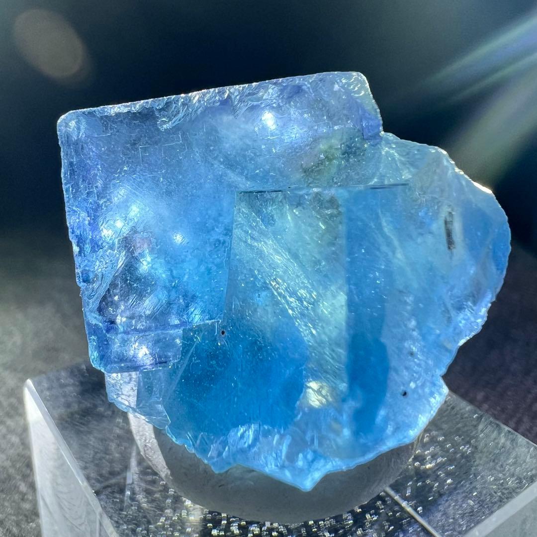 ヤオガンシャン産　「み空色」フローライト　スモーキークォーツ内包