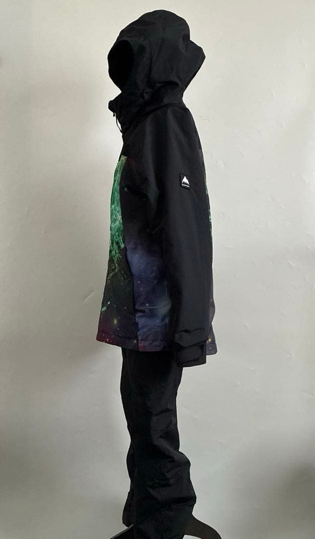 BURTON子ども用スノーボードウェア 上下セット宇宙柄黒　S M