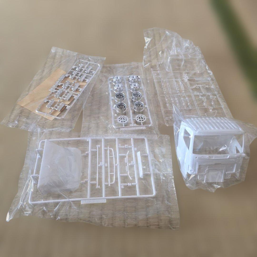 HINO PROFIA FW NIPPON EXPRESS プラモデル