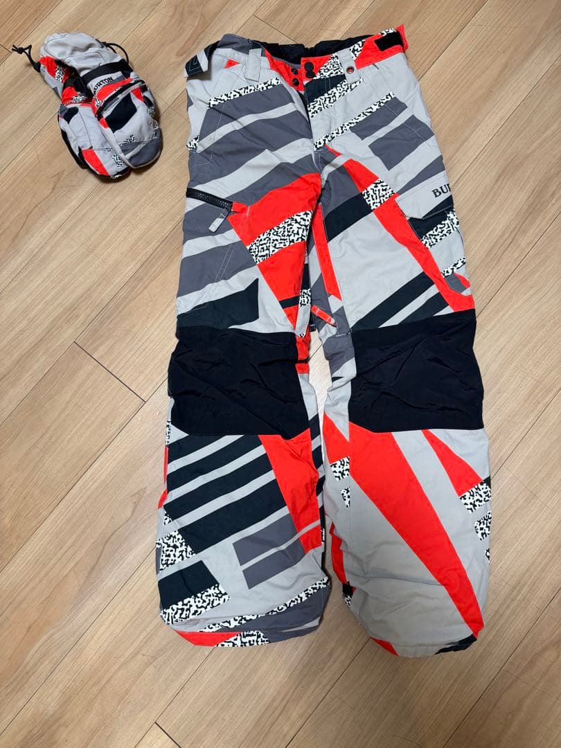 専用　スノーボードウェア　Burton 上下140 グローブインナーセット