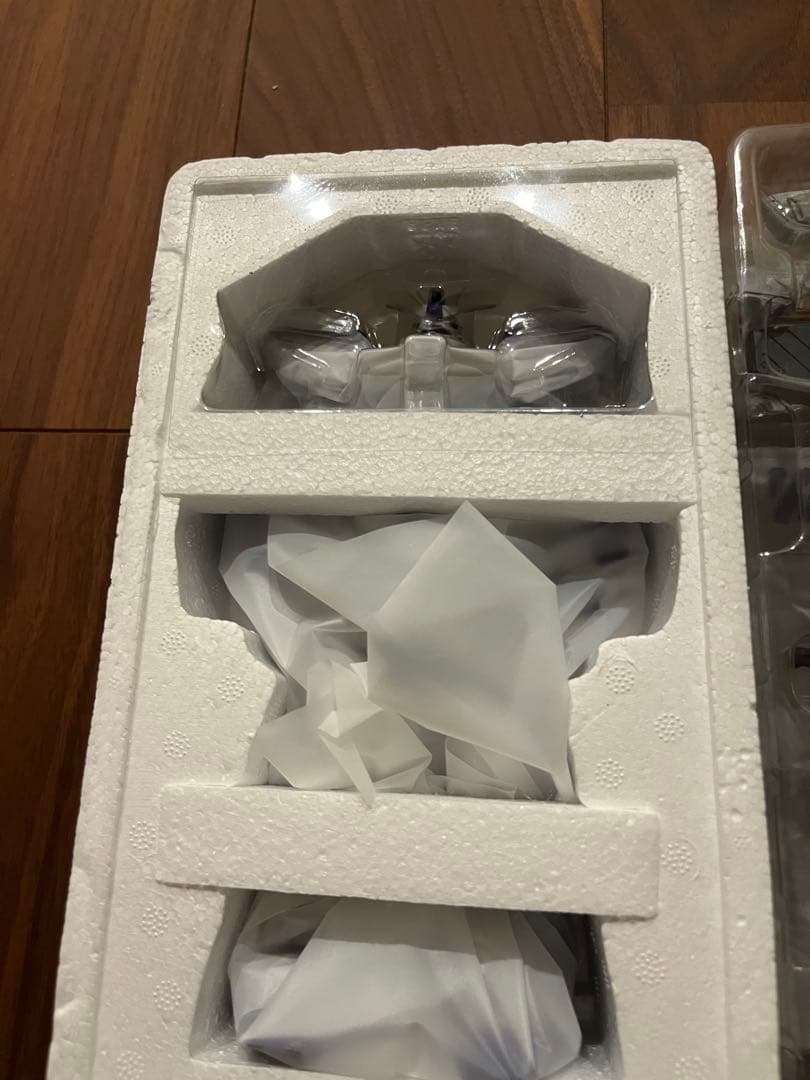 メタルビルド RX-93-V2 Hi-V ガンダム　ハイニューガンダム