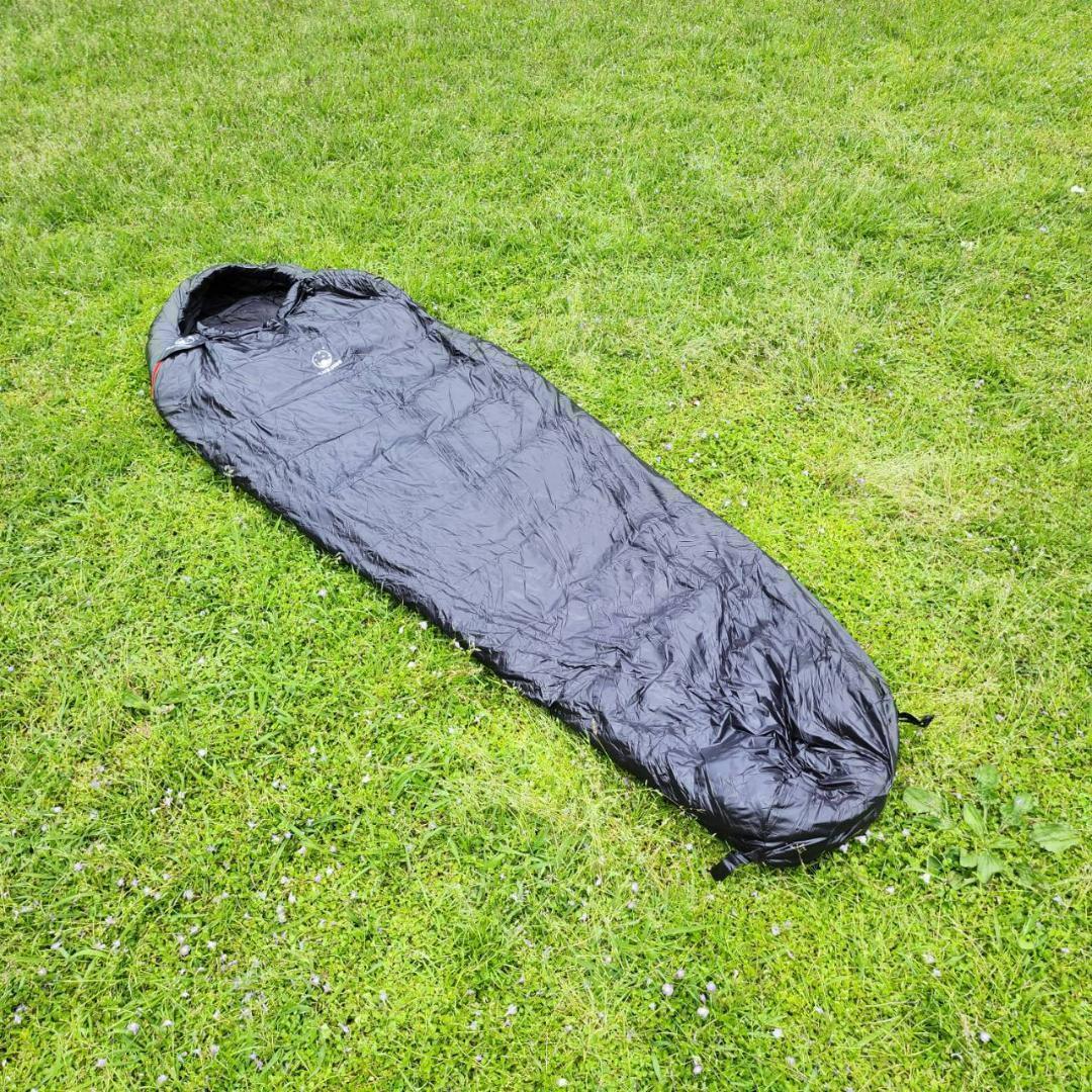 ✨後悔しない寝袋選び✨アウトドア　マミー型寝袋　ダウンシュラフ　黒　700g