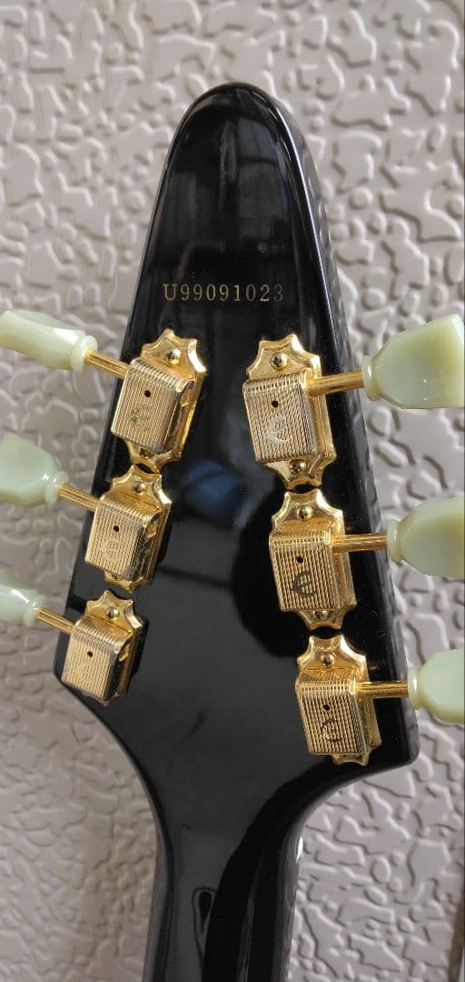 Epiphone 1958Flying V コリーナ