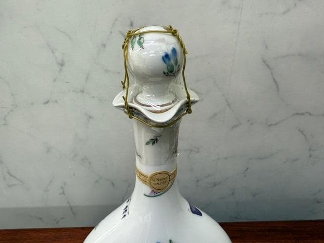 値下げ　サントリー　リチャードジノリ　ウイスキー　陶器ボトル　600ml　未開栓