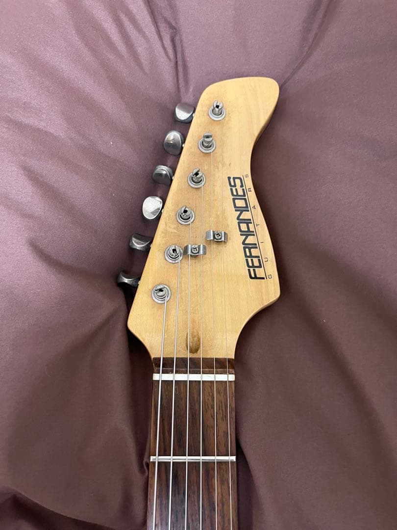 【調整済】Fernandes フェルナンデス　エレキギター　ストラト　状態良