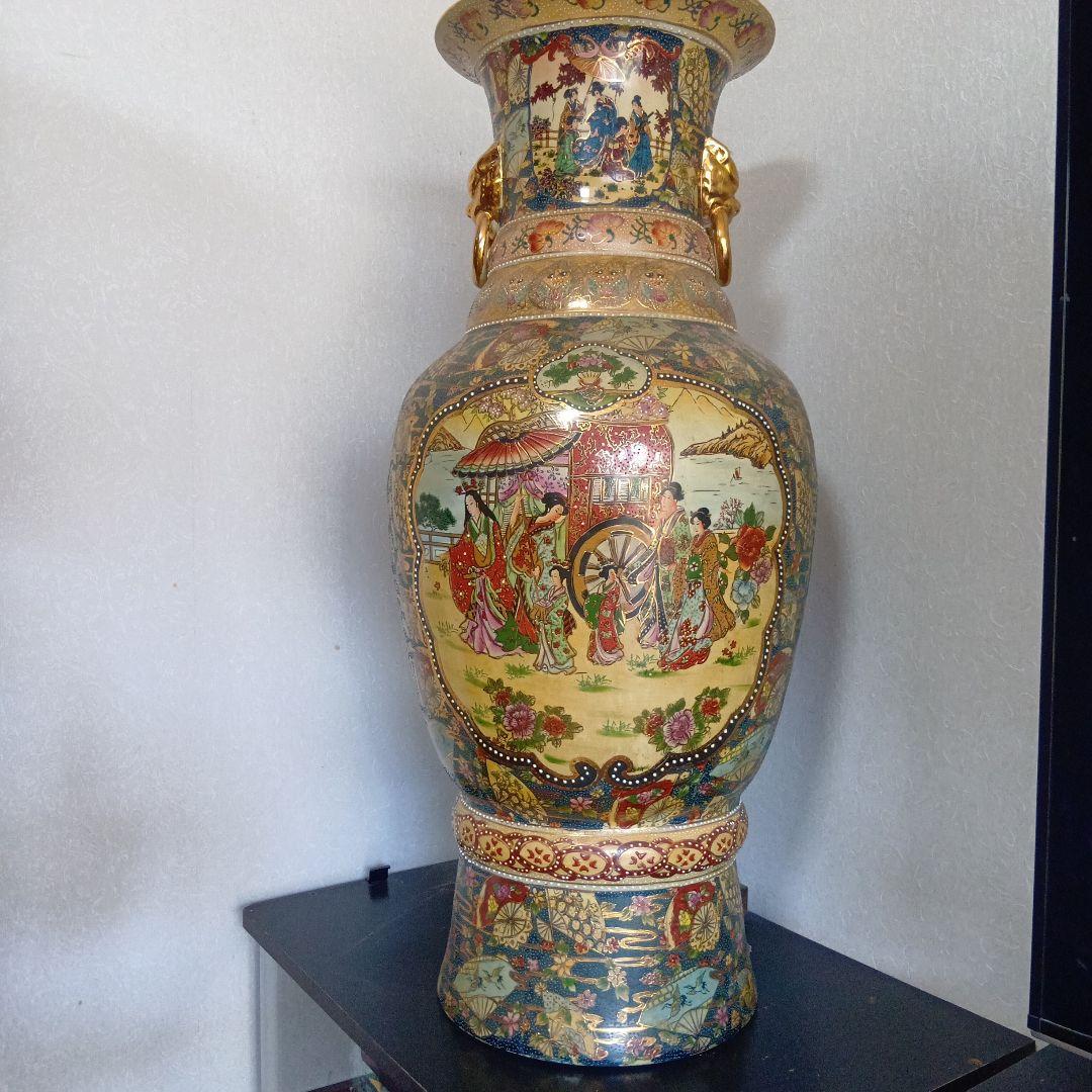 日本の伝統的な金色装飾陶器花瓶