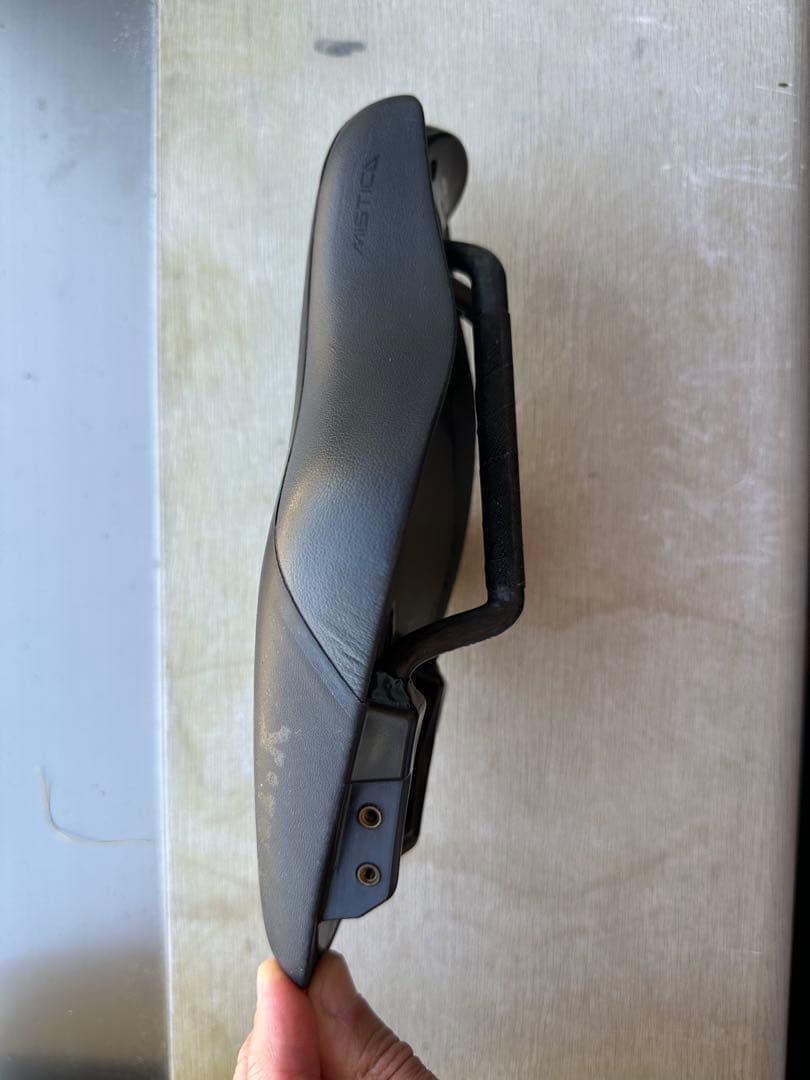 トライアスロンサドル カーボンレール、Fizik Mistica