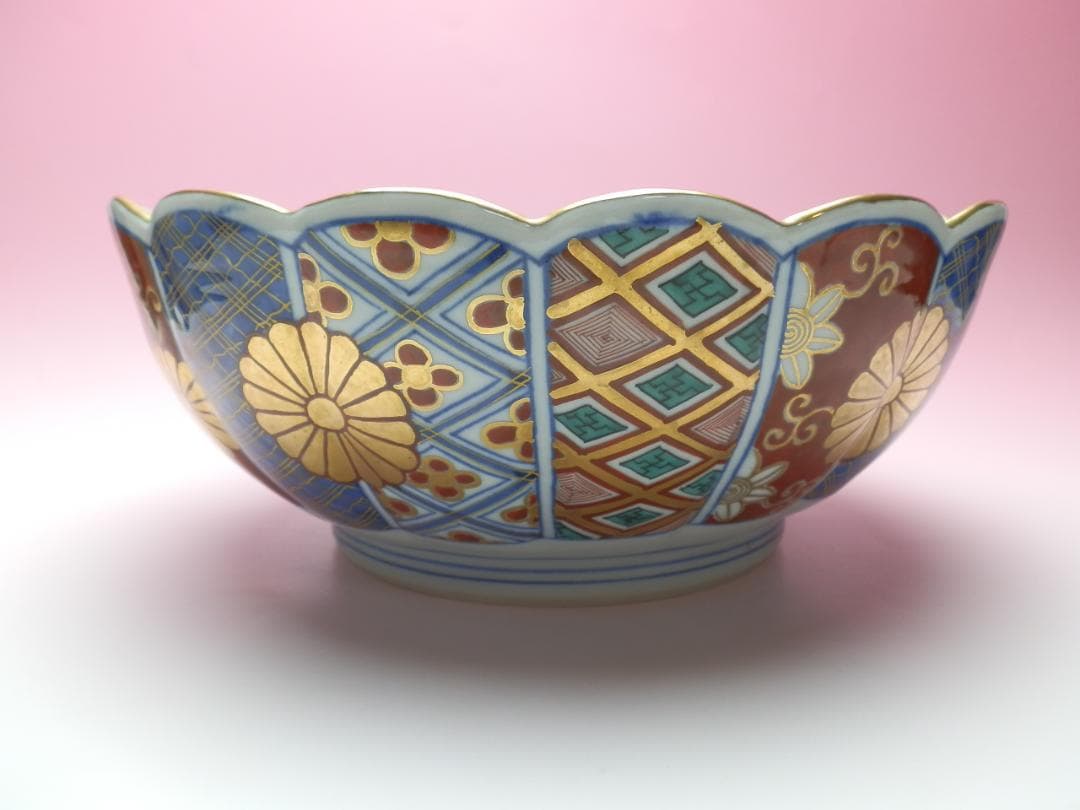 大聖寺伊万里 色絵 金彩 菊紋 菊形 大鉢 奇玉宝鼎之珍銘 MO71208