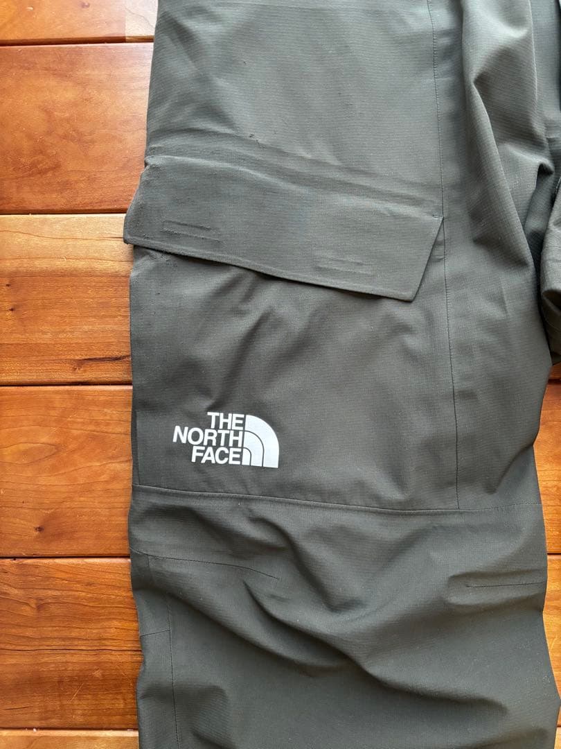 THE NORTH FACE ビブパンツ（FUTURELIGHT）
