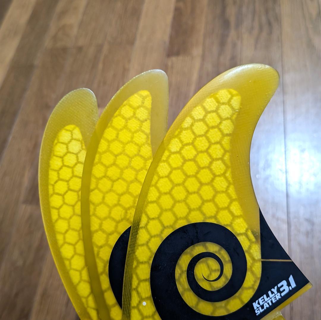 komunity Kelly Slater 3.1トライフィン セット　FCS