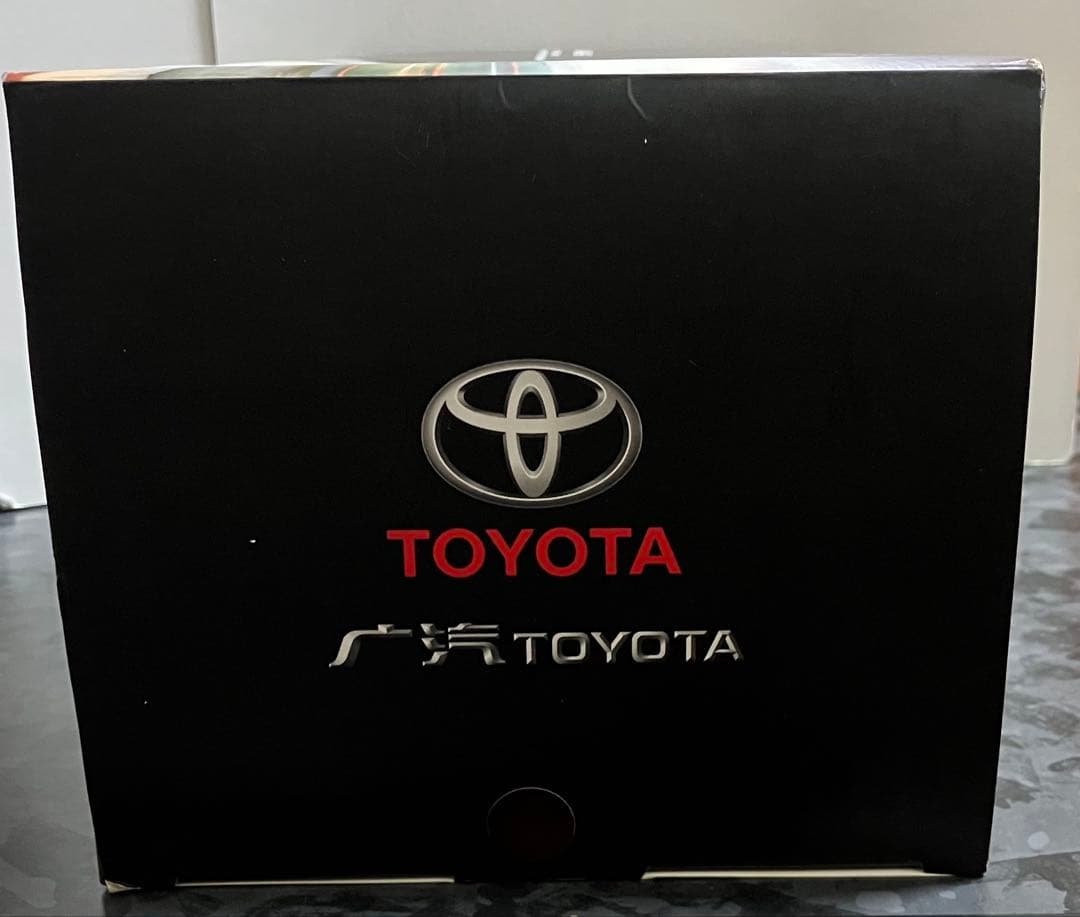 トヨタ　ハイランダー　1/18 ミニカー　カラーサンプル