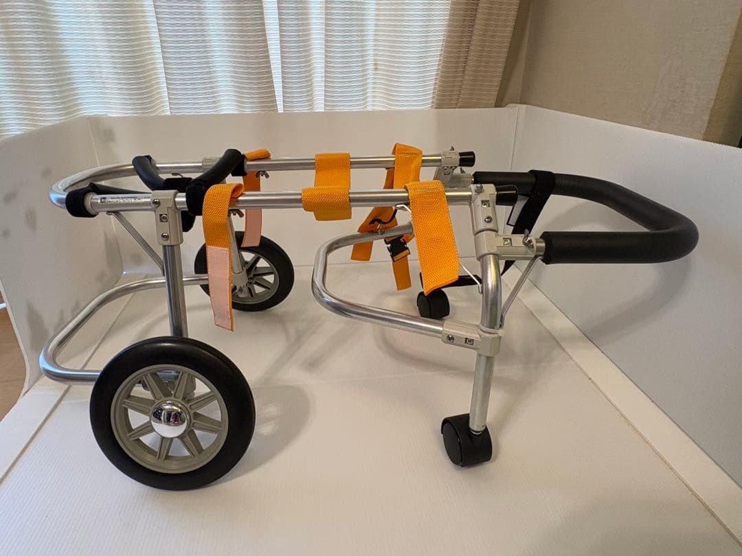 中型犬用車椅子４輪車　あご乗せ付き