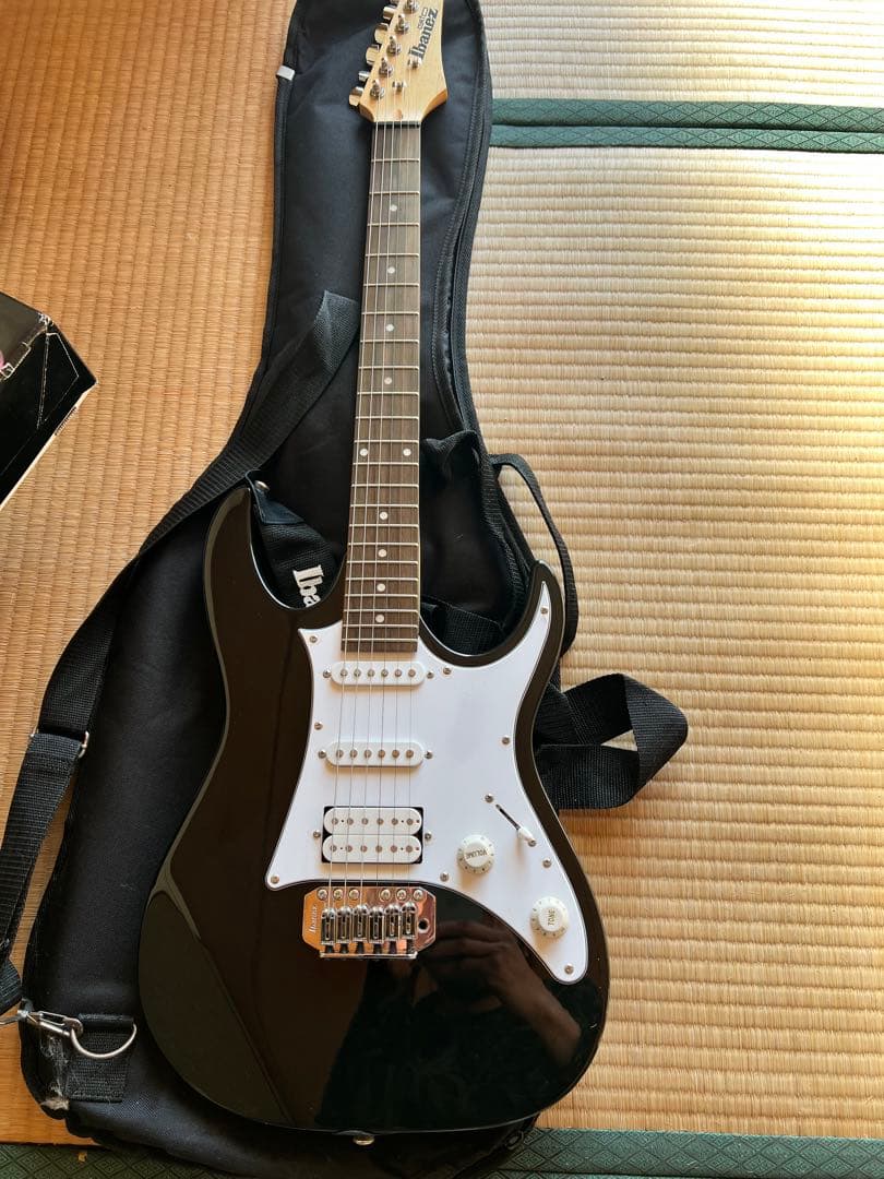 Gio Ibanez エレキギターとアンプセット　 アイバニー　ケース付き