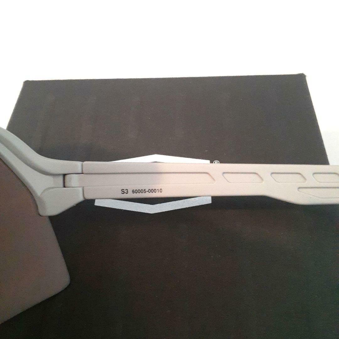 売約済み 100% S3 Stone Grey クリムゾン ワンハンドレッド