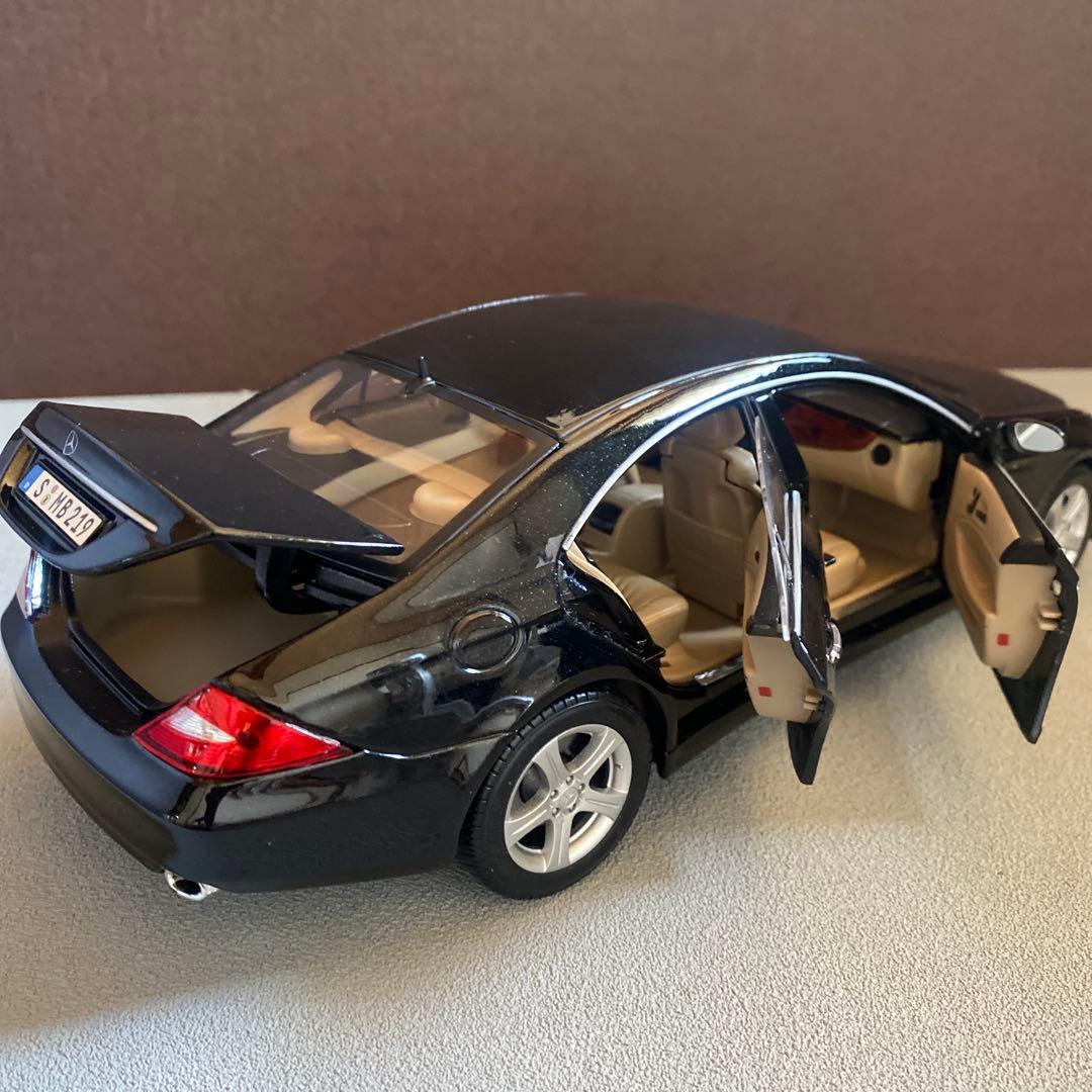 1/18 メルセデス・ベンツ CLSクラス ミニカー