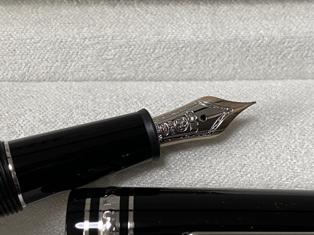 【新品】モンブラン マイスターシュテュック クラシック プラチナ 万年筆 EF