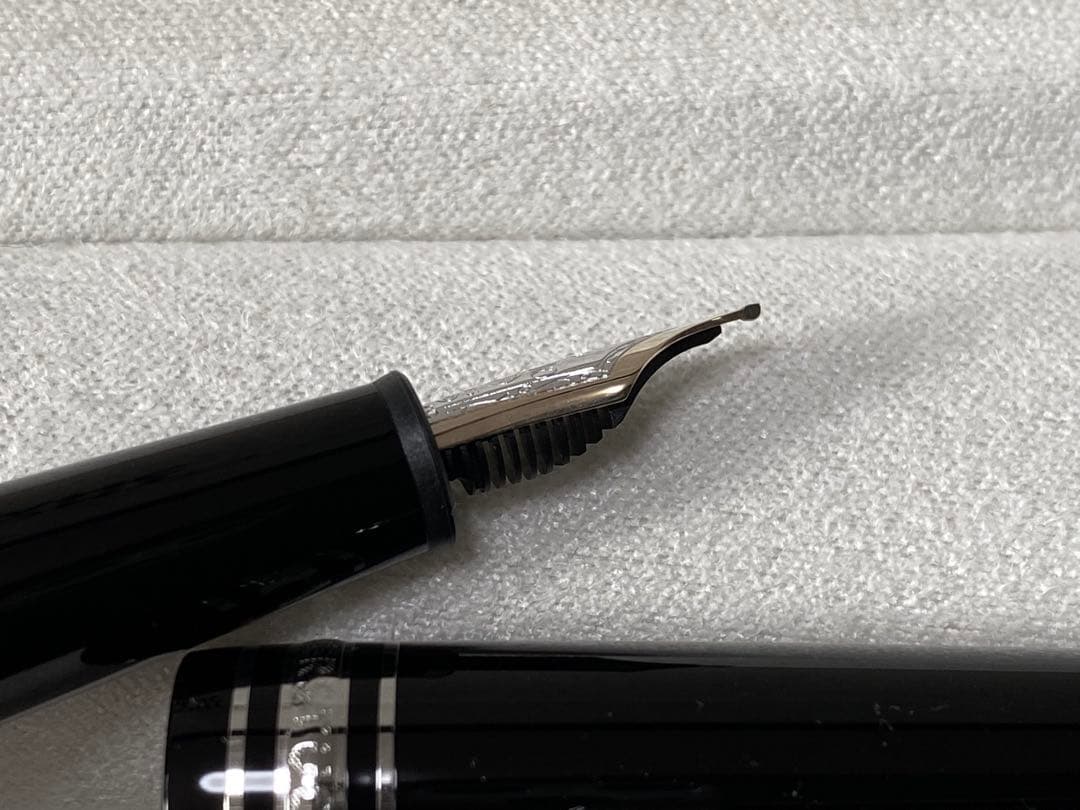 【新品】モンブラン マイスターシュテュック クラシック プラチナ 万年筆 EF