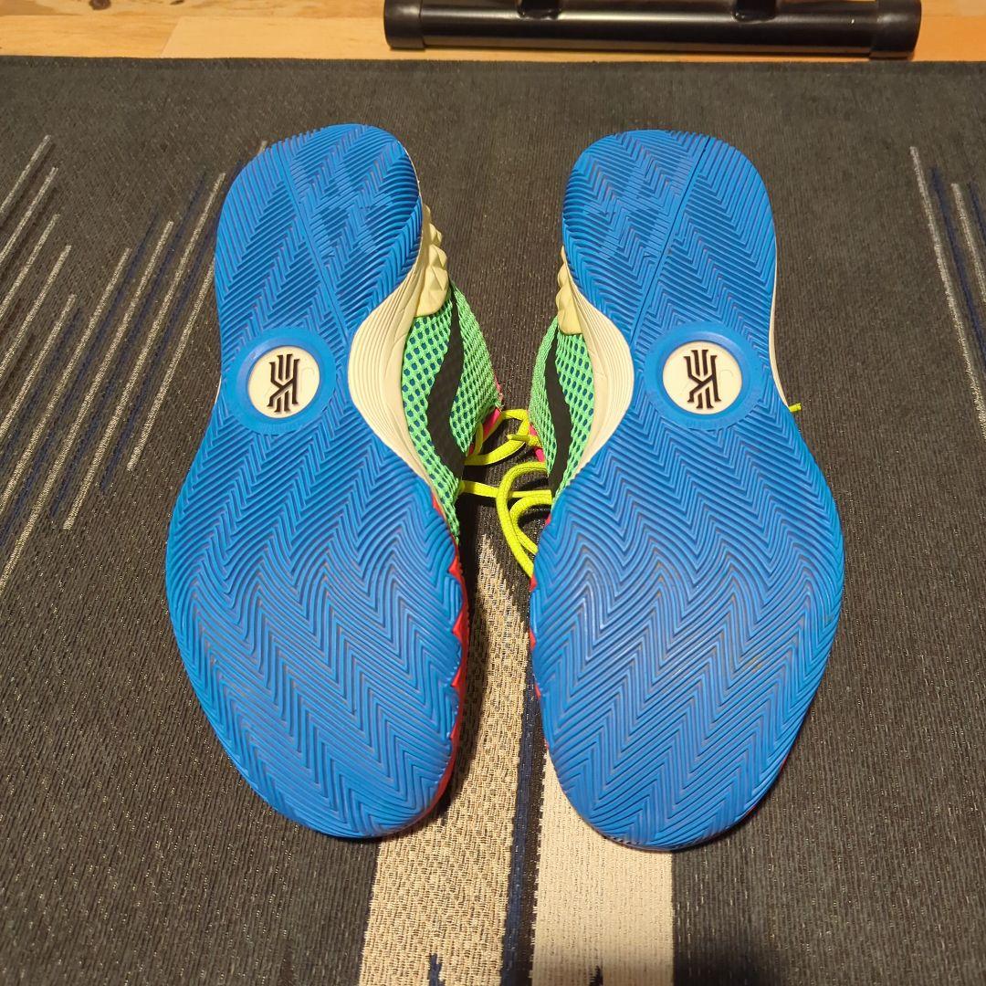 NIKE　カイリー1