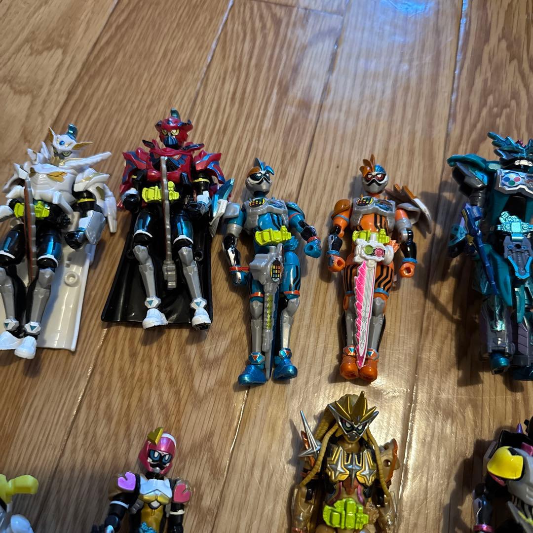 仮面ライダー エグゼイド 装動　21体＋アーマー3つ