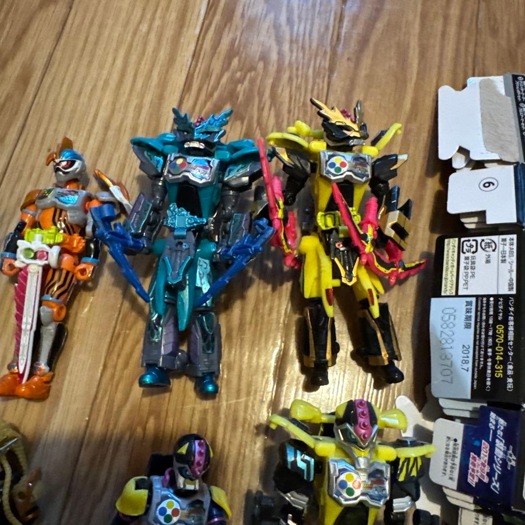 仮面ライダー エグゼイド 装動　21体＋アーマー3つ