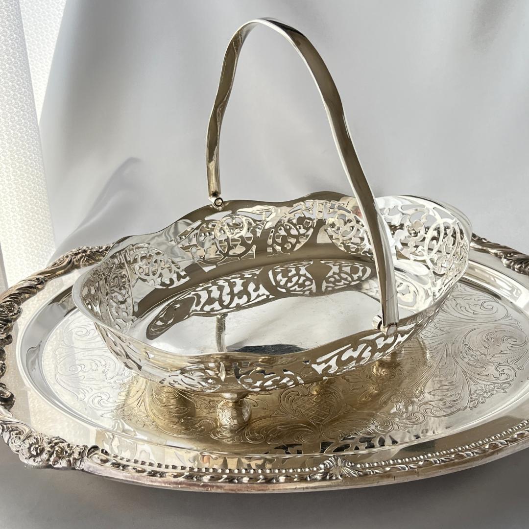 【英国】 アールヌーボーの透かしのフルーツスタンド【シルバープレート】