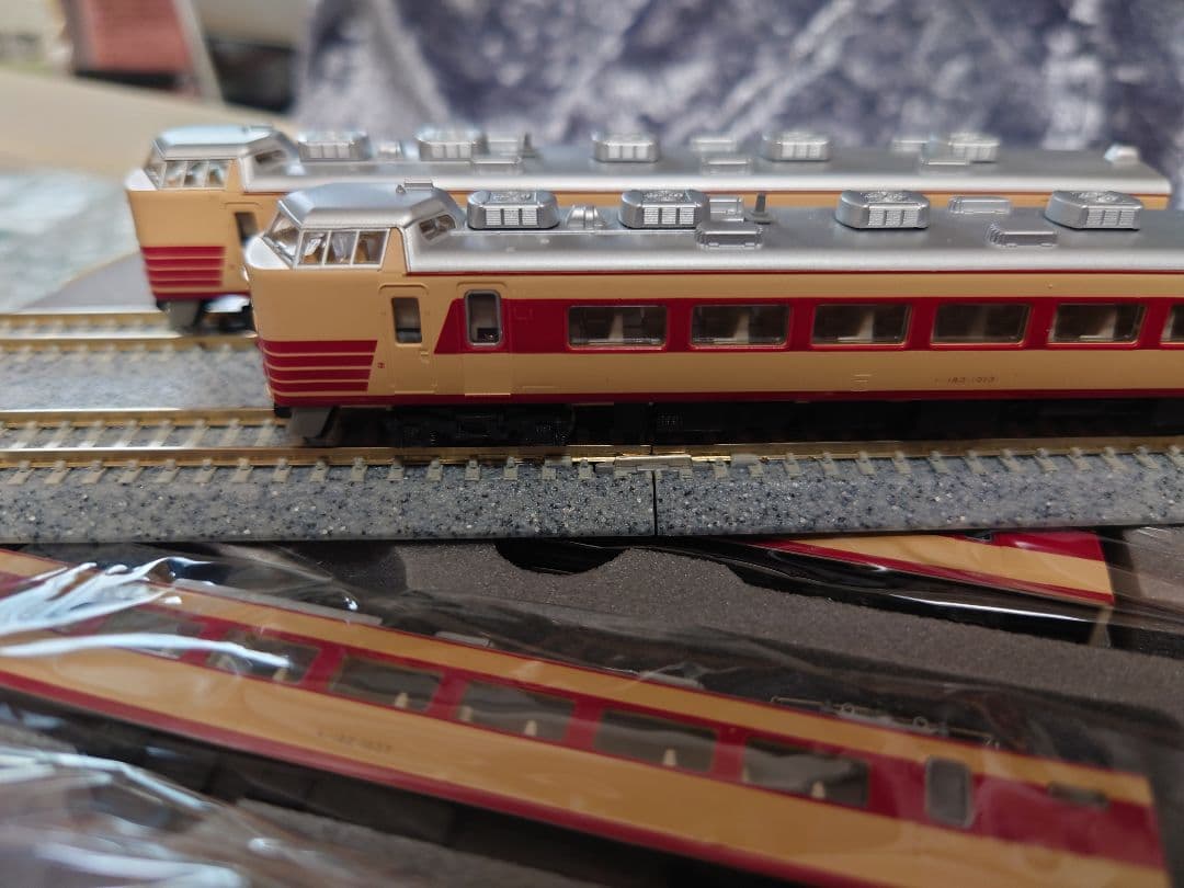 183系1000番台　KATO