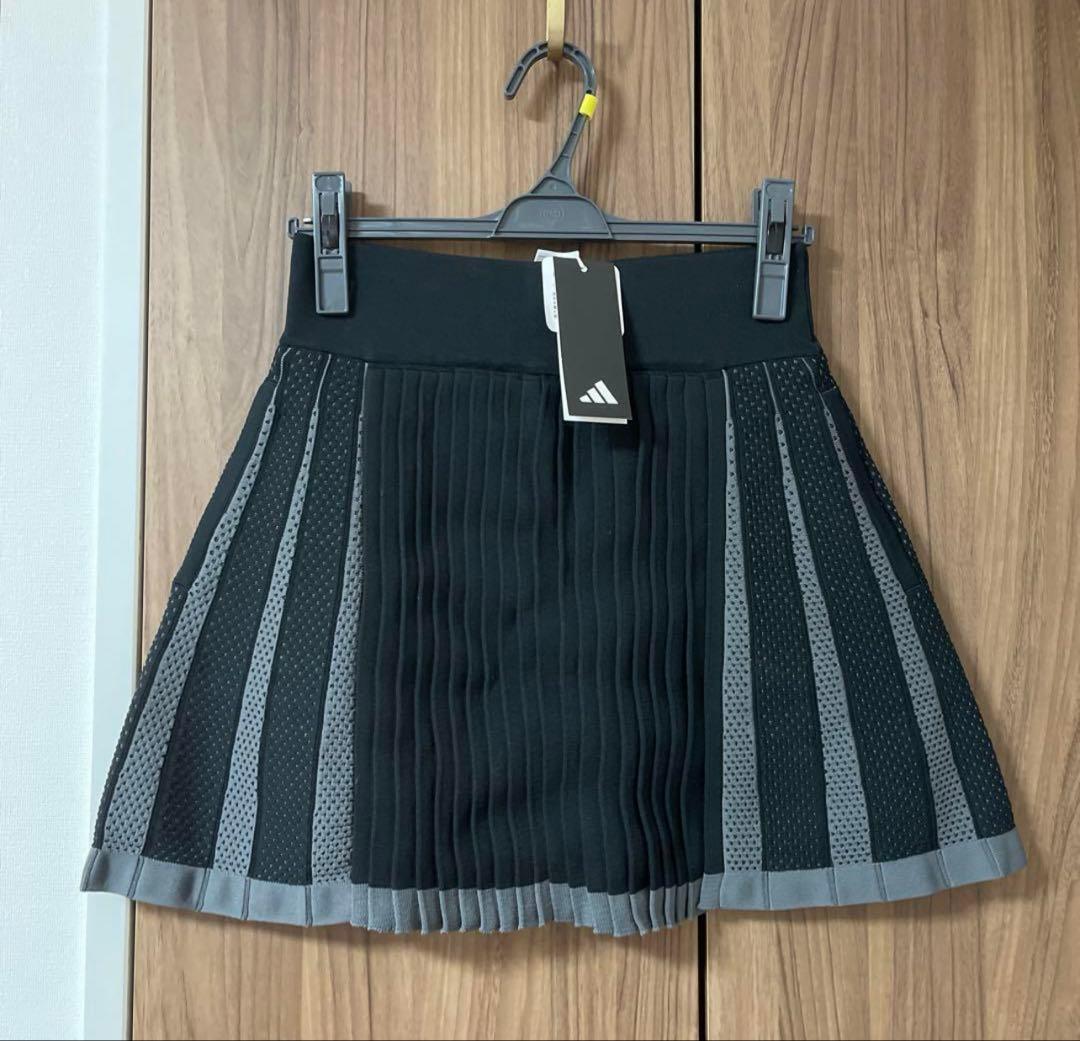 新品　アディダスゴルフ　定価3万4千　上下　PRIMEKNITシャツスカート　Ｓ