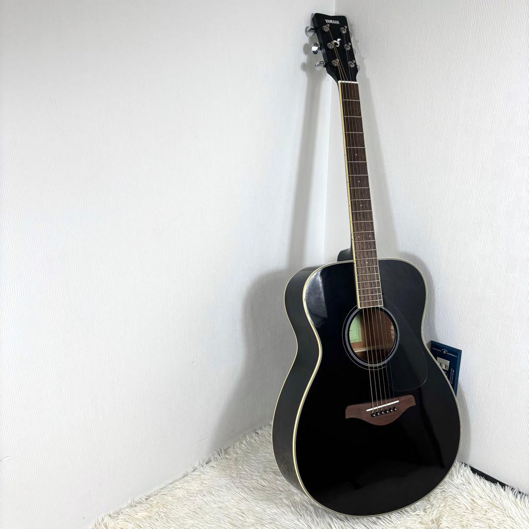 【美品】 YAMAHA FS820 アコースティックギター BLACK