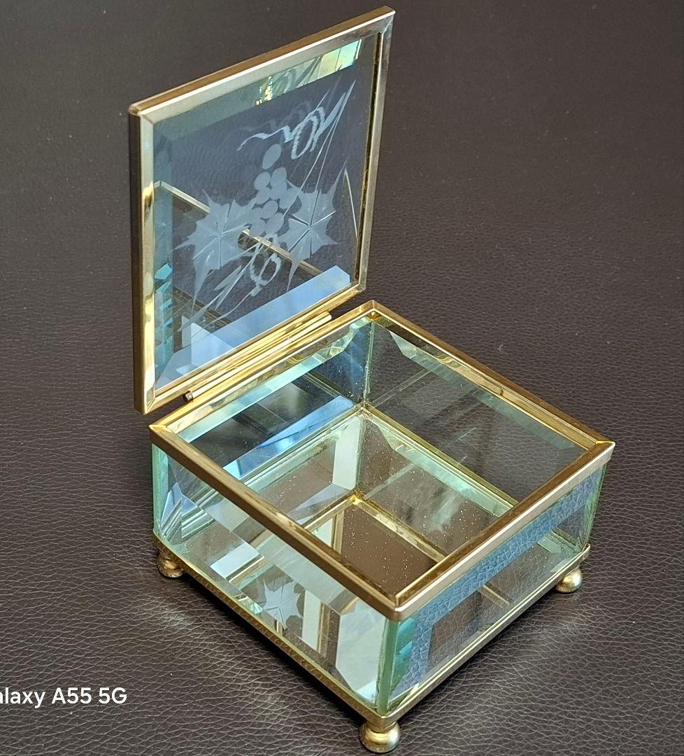 アンティーク ガラス製小物入れ 布タトウ箱付き