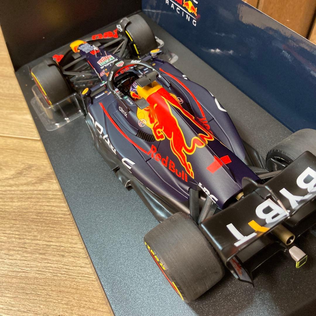 ミニチャンプス1/18OracleRedBullRacingRB18 2022
