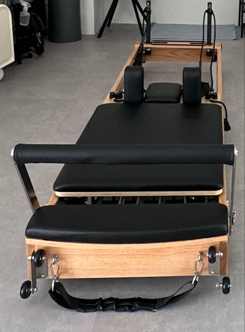 ピラティス リフォーマー 黒 コンパクト　折りたたみ式　Miyabi