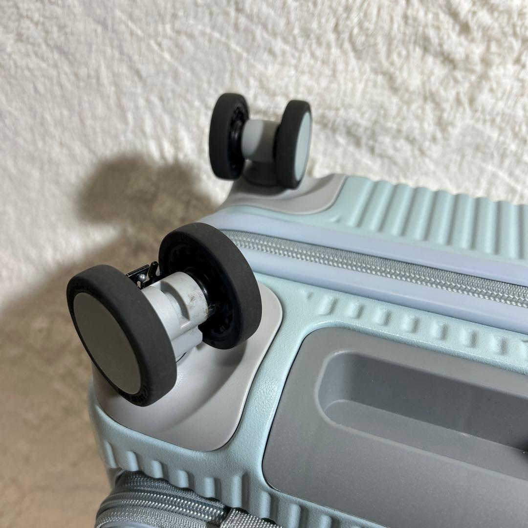 【極美品】イノベータースーツケース inv30 21L ペールブルー 機内持ち込