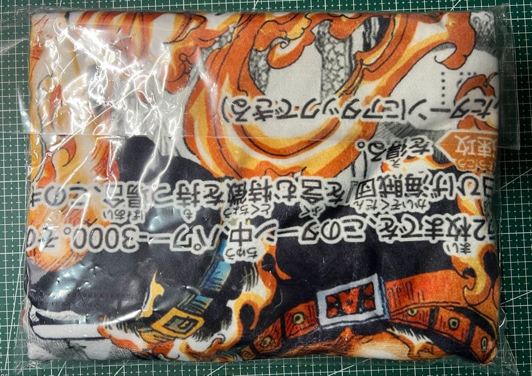 ワンピース　一番くじ　B賞 カードデザインブランケット　火拳　エース