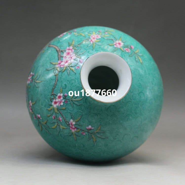 緑地琺瑯彩掻花花鳥梅瓶 景徳鎮 陶磁器 装飾品 現代工芸品 美術品 置物