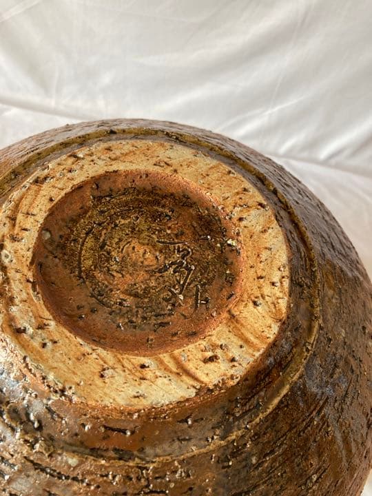 壺　美濃焼　外径34cm  鬼肌