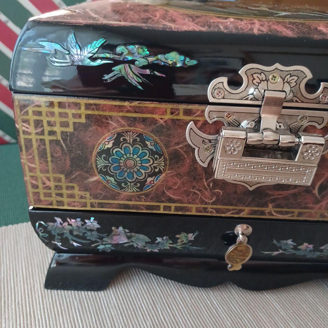 宝石箱　小物収納　螺鈿細工 漆器　工芸品　鏡付き