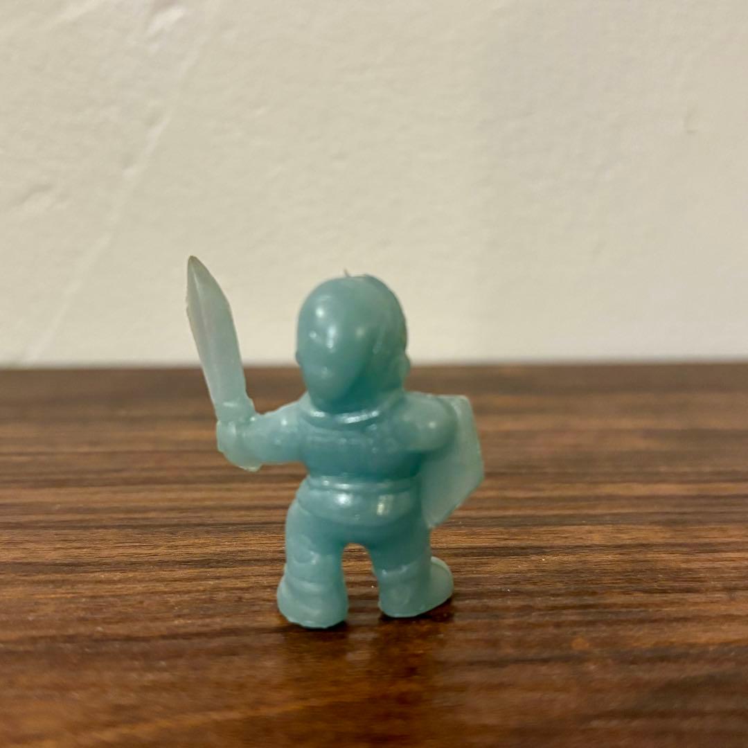 ファミコンチョコ　ゼルダの伝説　リンク　蓄光タイプ　消しゴム